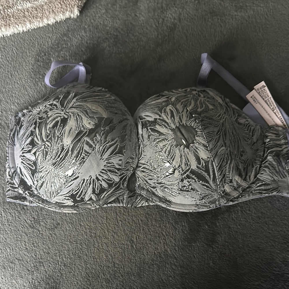 Elegant Lace Underwire Bra - Gray